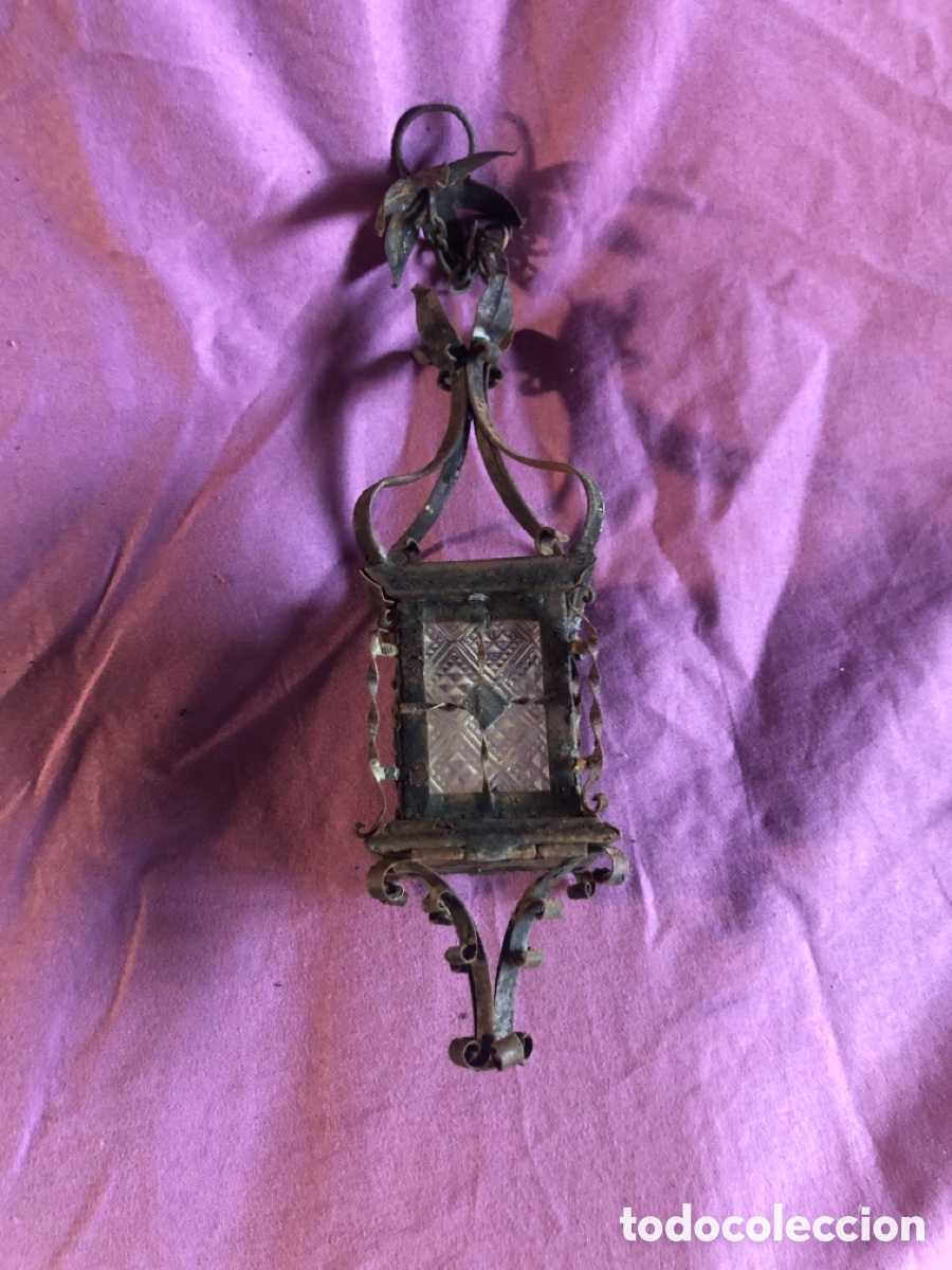 Antig&uuml;edades: farol de hierro para capilla peque&ntilde;a