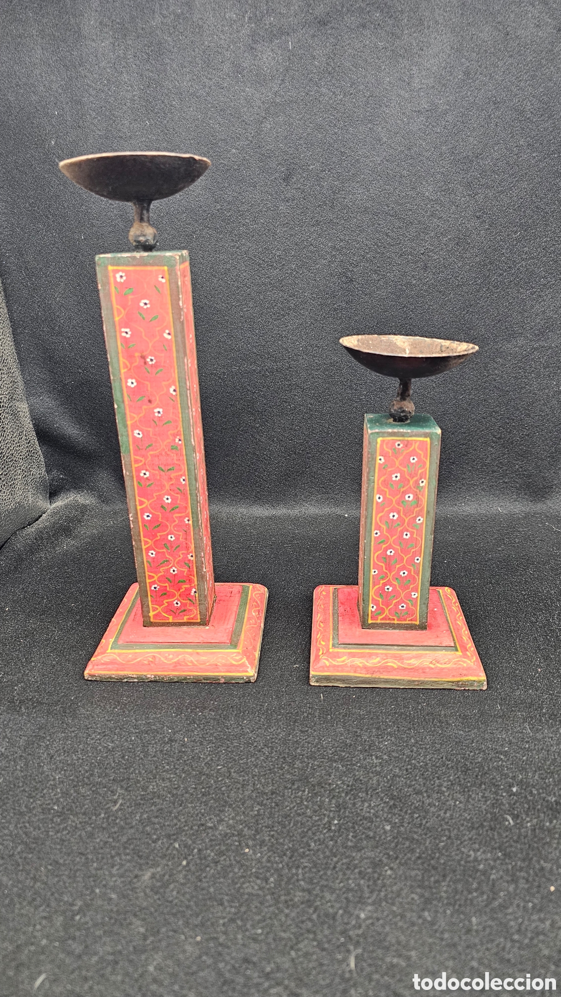 Antig&uuml;edades: Antiguos portavelas de madera pintados a mano