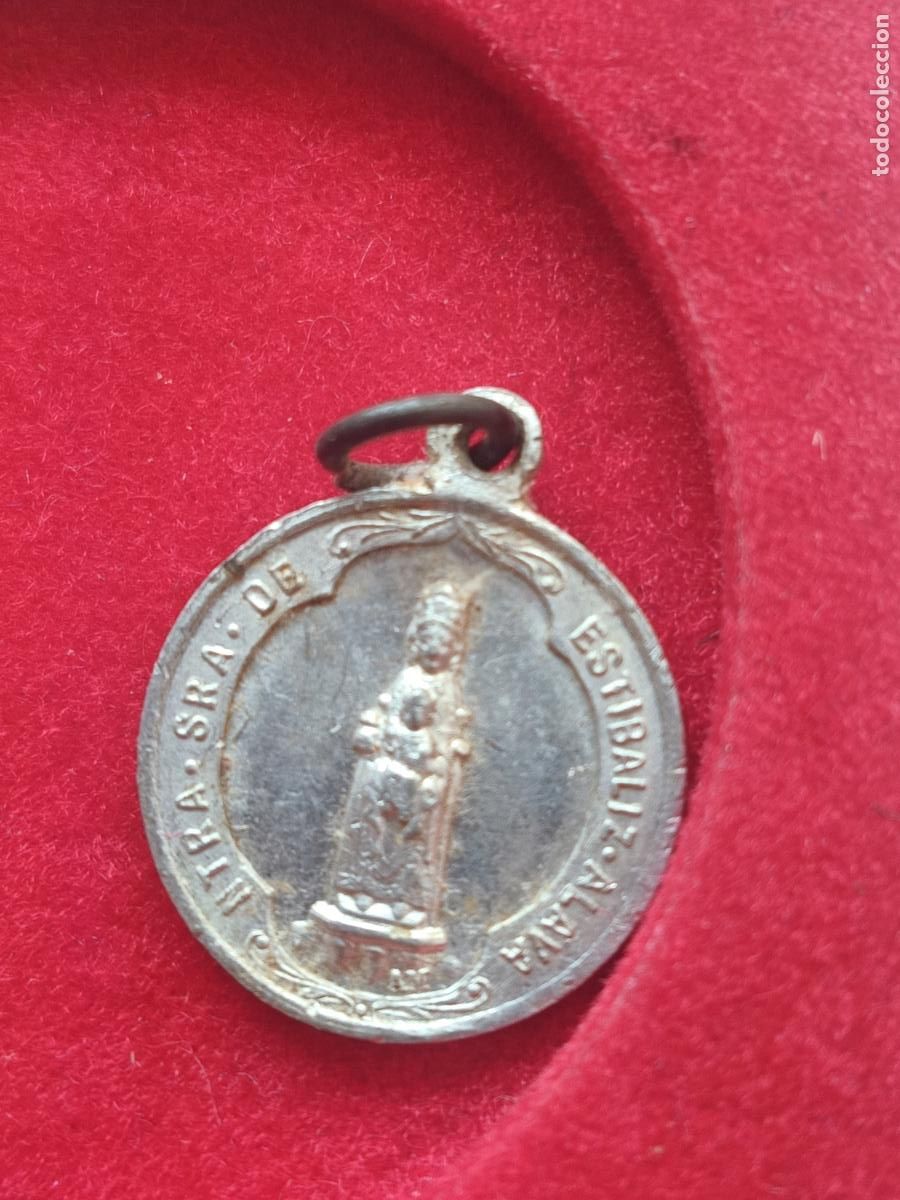 Antig&uuml;edades: Medalla Virgen de Est&iacute;baliz, Alava