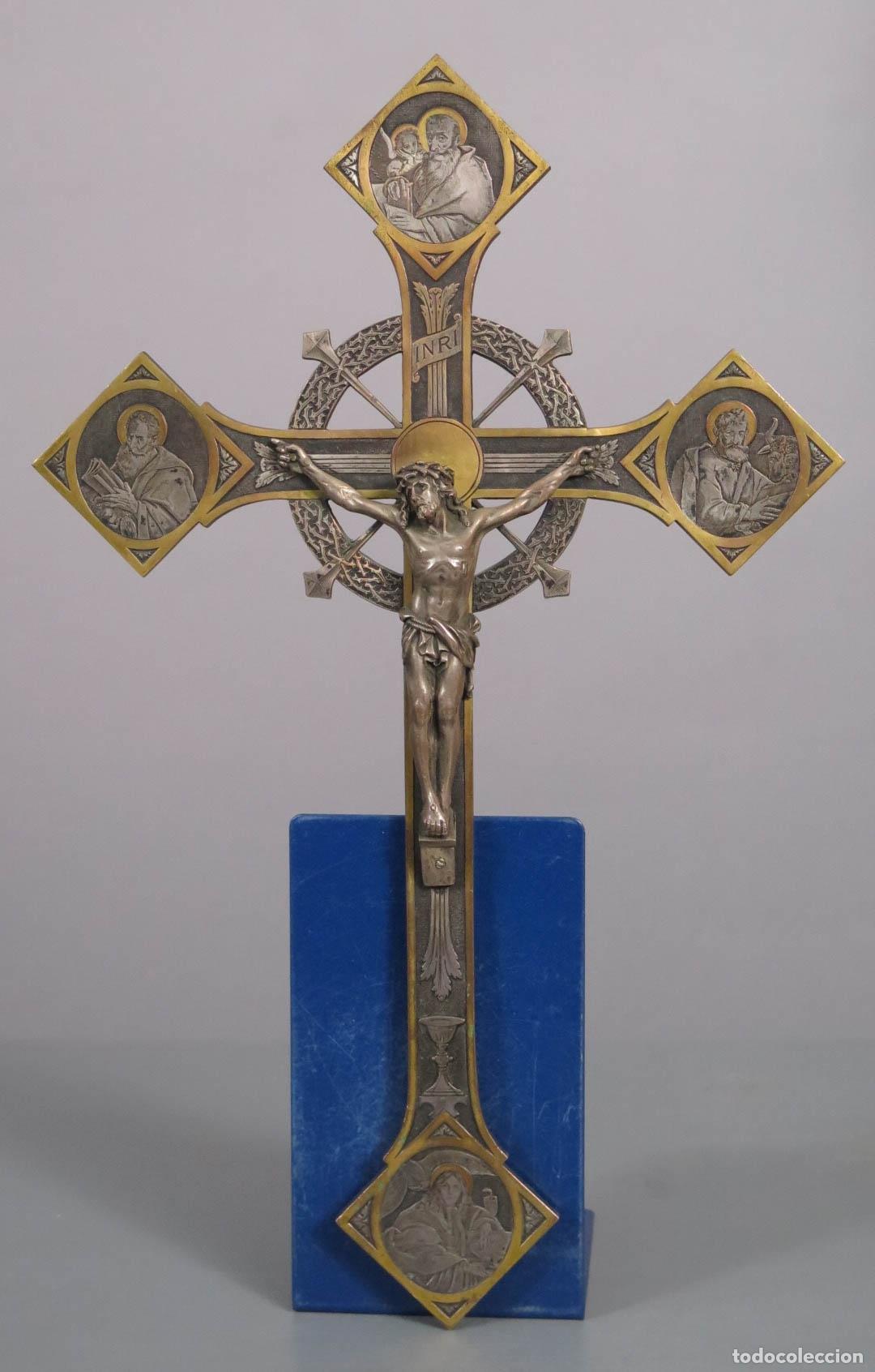 Antig&uuml;edades: CRUZ. CRISTO. CUATRO EVANGELISTAS Y ATRIBUTOS DE LA PASION. BRONCE Y BRONCE PLATEADO. HACIA 1890