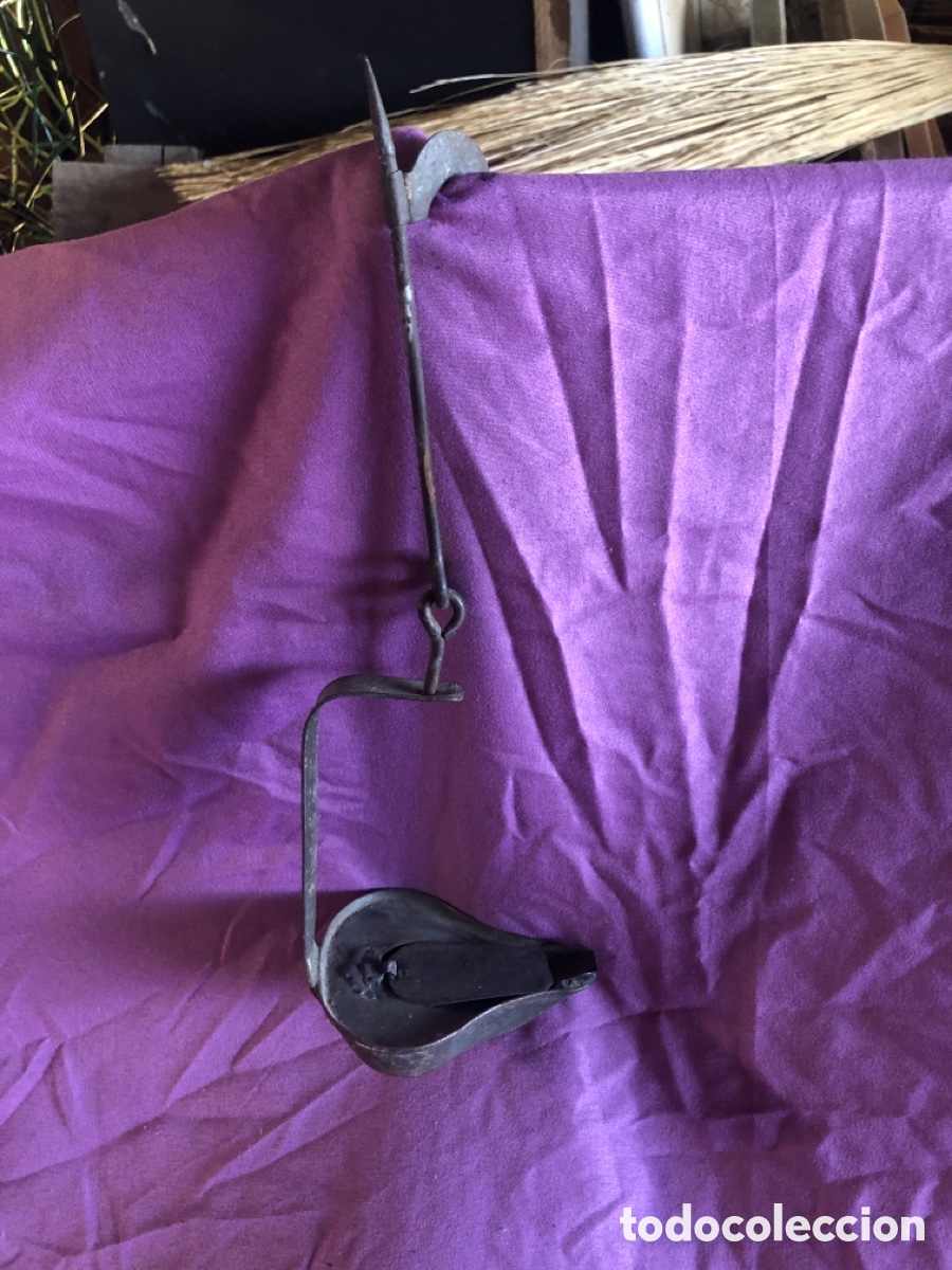 Antig&uuml;edades: Antiguo candil o lamparilla de aceite Chapa de hierro