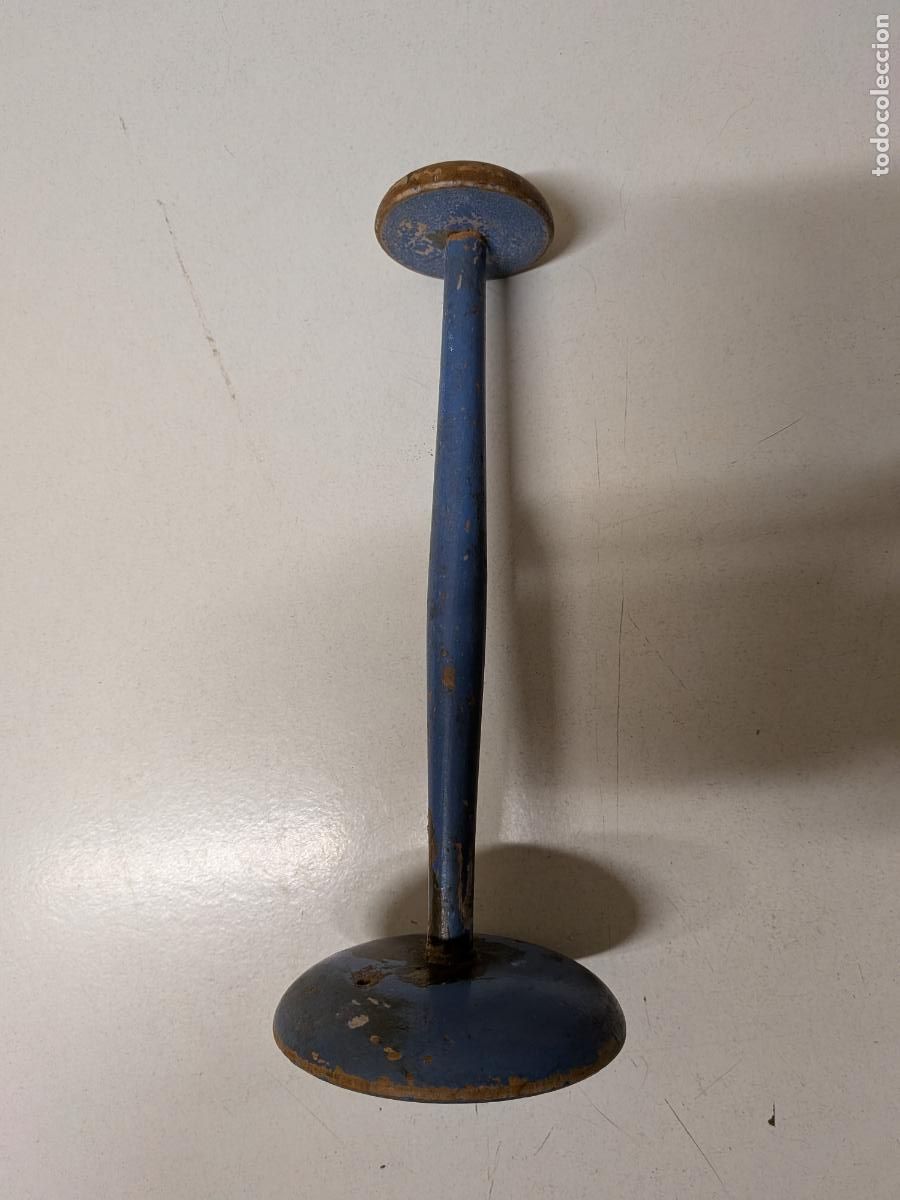 Antig&uuml;edades: ANTIGUO SOMBRERERO DE MADERA