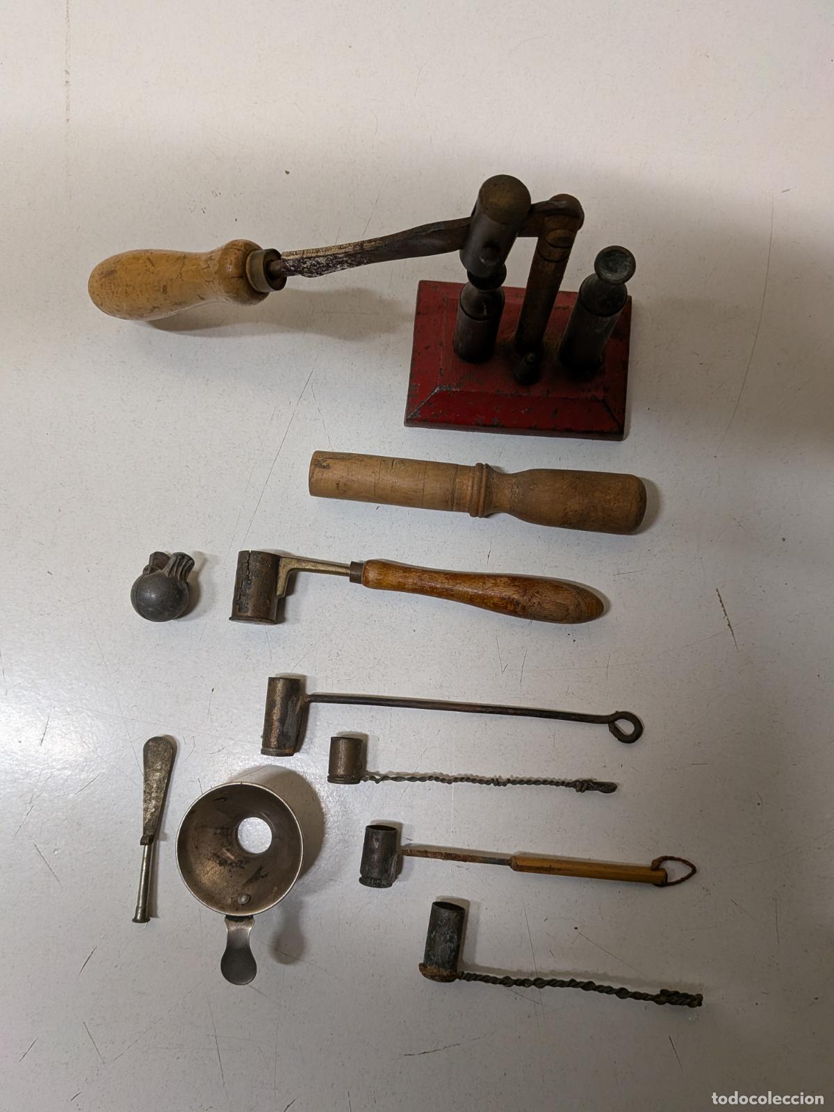 Antig&uuml;edades: ANTIGUO LOTE DE &Uacute;TILES CARGA DE CARTUCHOS