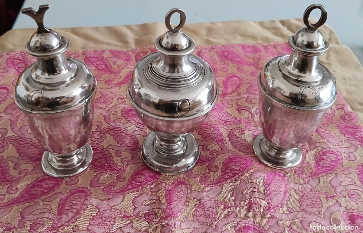 Antig&uuml;edades: Crismeras de plata siglo XVll