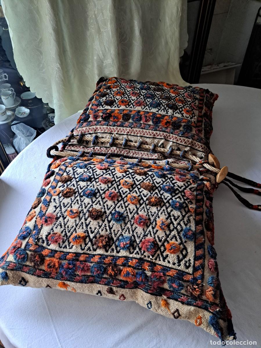 Antig&uuml;edades: Alforja doble de caballo de la tribu Shahsavan realizada con la t&eacute;cnica Soumak, .siglo xviii/xix