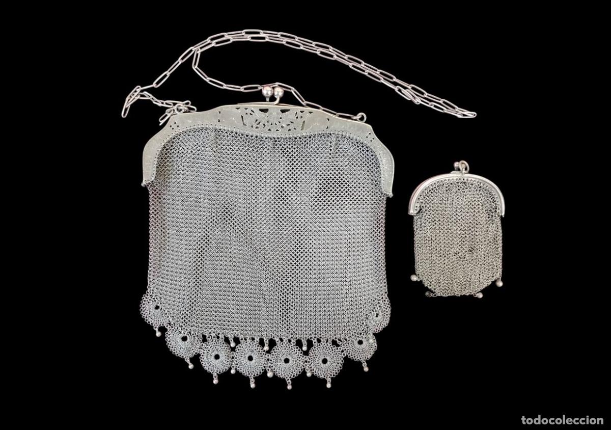 Antig&uuml;edades: BOLSO Y MONEDERO DE MALLA DE PLATA. CALADA CON MOTIVOS VEGETALES. ESPA&Ntilde;A. SIGLO XX.