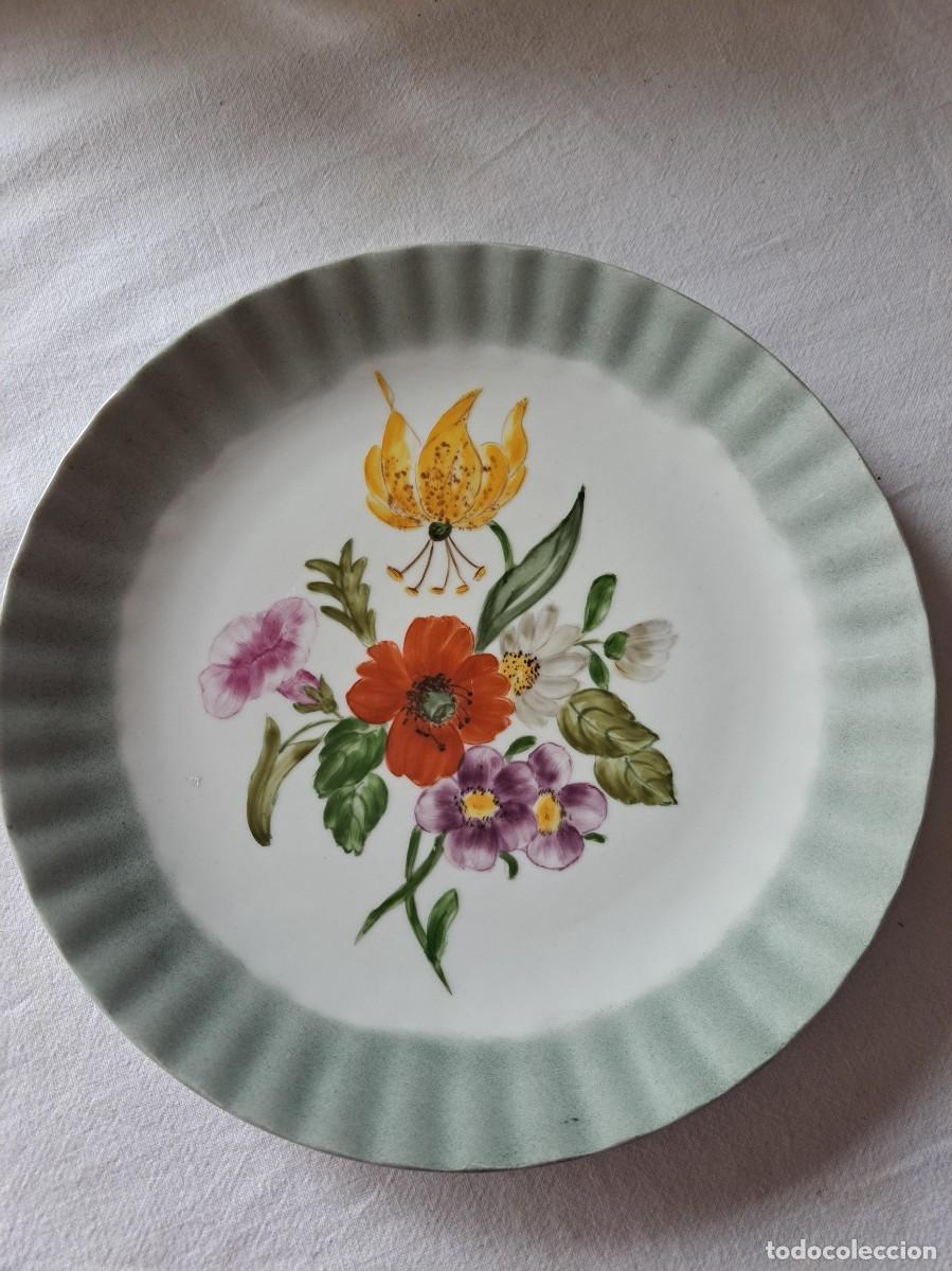 Antig&uuml;edades: Bonito plato de porcelana , Wunsiedel bavaria, pintado a mano, flores.