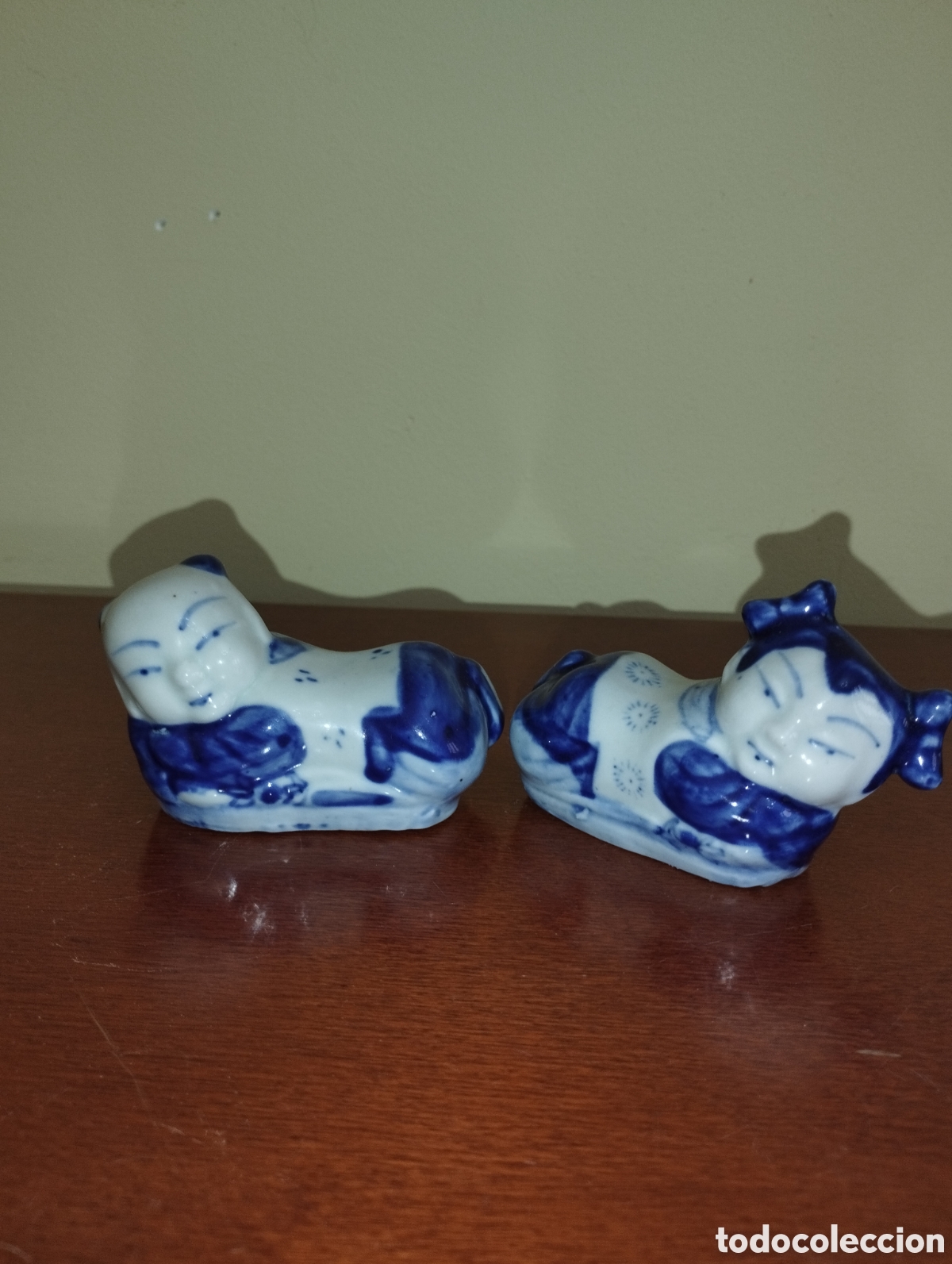 Antig&uuml;edades: Lote 2 figuras almohada china porcelana