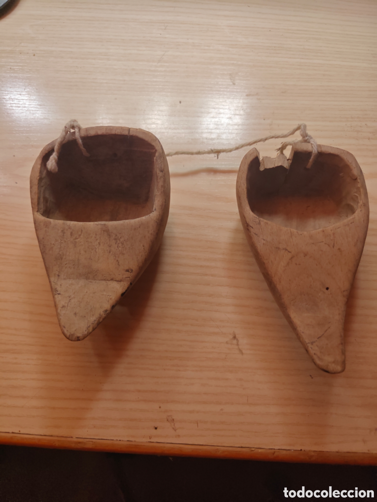 Antig&uuml;edades: Lote de 2 antiguas zoquetas de madera Protector de mano para siega con hoz segador segar herramienta