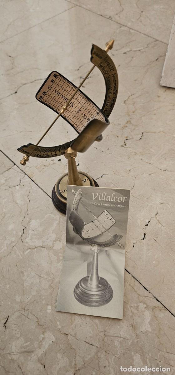 Antig&uuml;edades: Cuadrante solar ecuatorial bronce y madera - Foto 3
