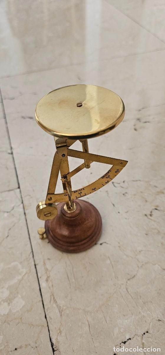 Antig&uuml;edades: Balanza para pesar cartas bronce y madera