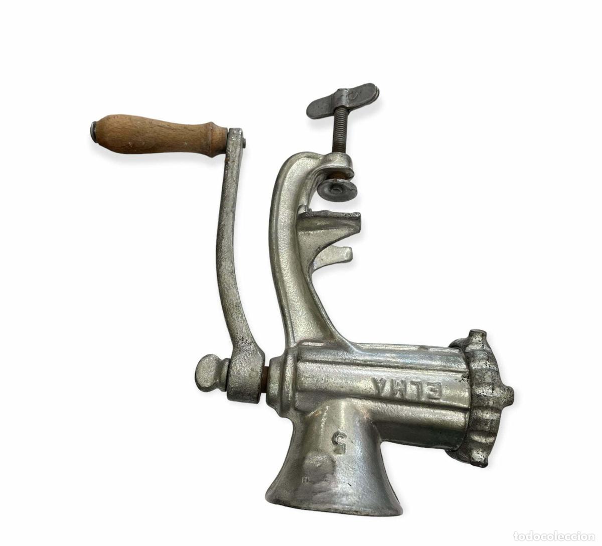 Antig&uuml;edades: Picadora de carne &ldquo;Elma 5&rdquo; a&ntilde;os 70