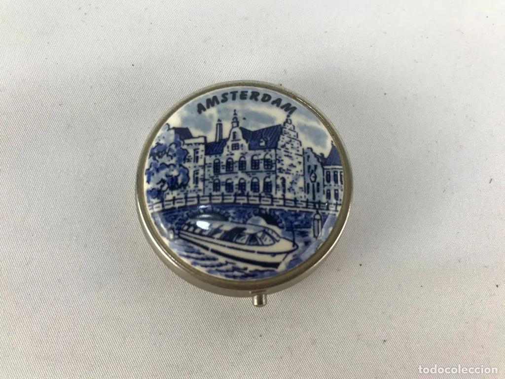 Antig&uuml;edades: Cenicero en caja Amsterdam