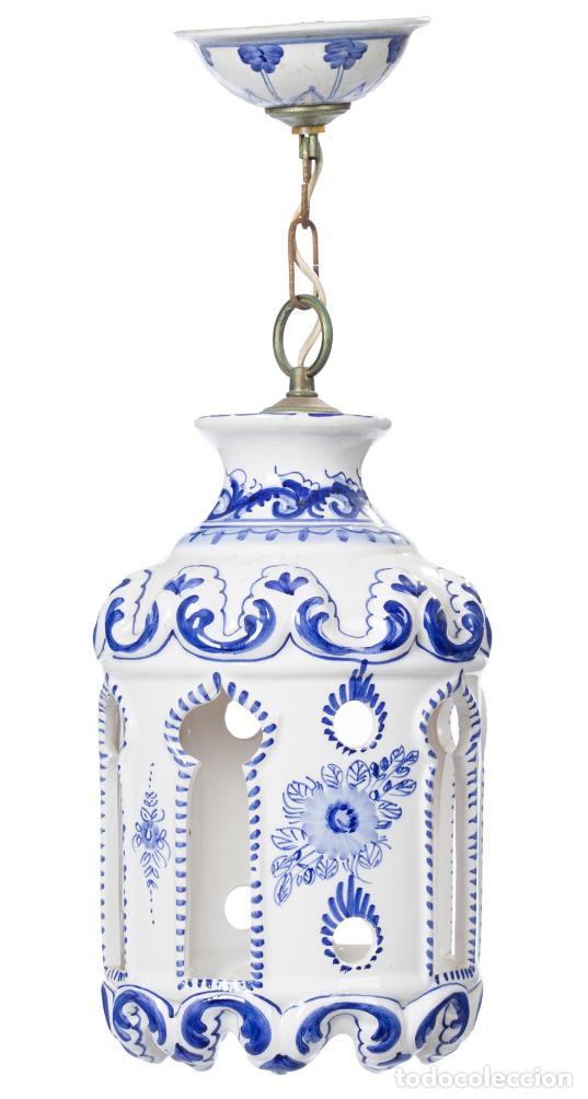 Antig&uuml;edades: Peque&ntilde;a l&aacute;mpara farol en cer&aacute;mica espa&ntilde;ola blanca y azul de estilo andalus&iacute;