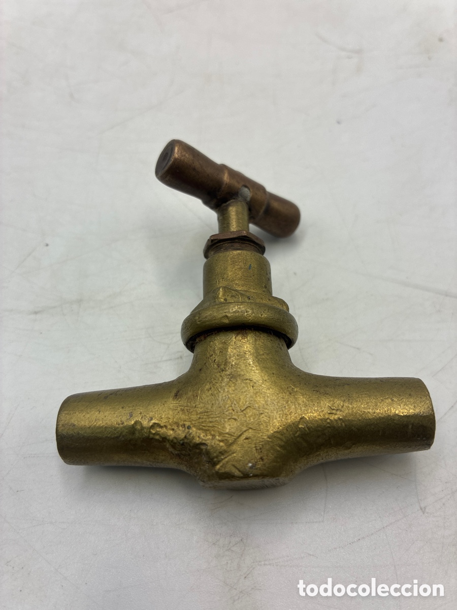 Antig&uuml;edades: Lote de tres grifos de bronce. - Foto 4