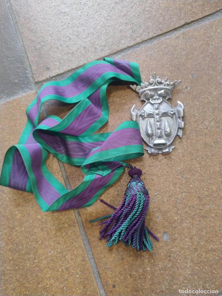 Antig&uuml;edades: MEDALLA COFRADIA DE VALLADOLID DE LA VERA CRUZ ANTIGUA PLATEADA