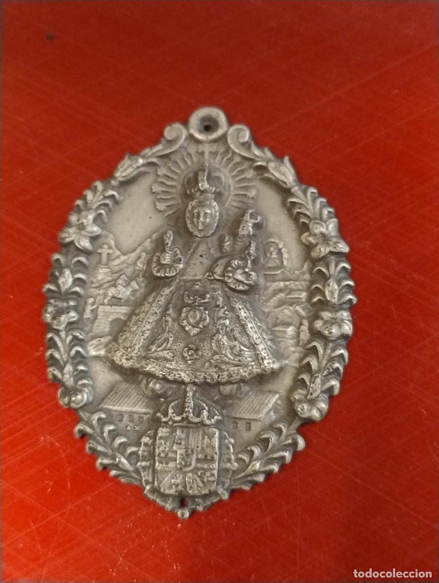 Antig&uuml;edades: Curiosa medalla de la Virgen de Andujar o similar unos 6 x 4 cm