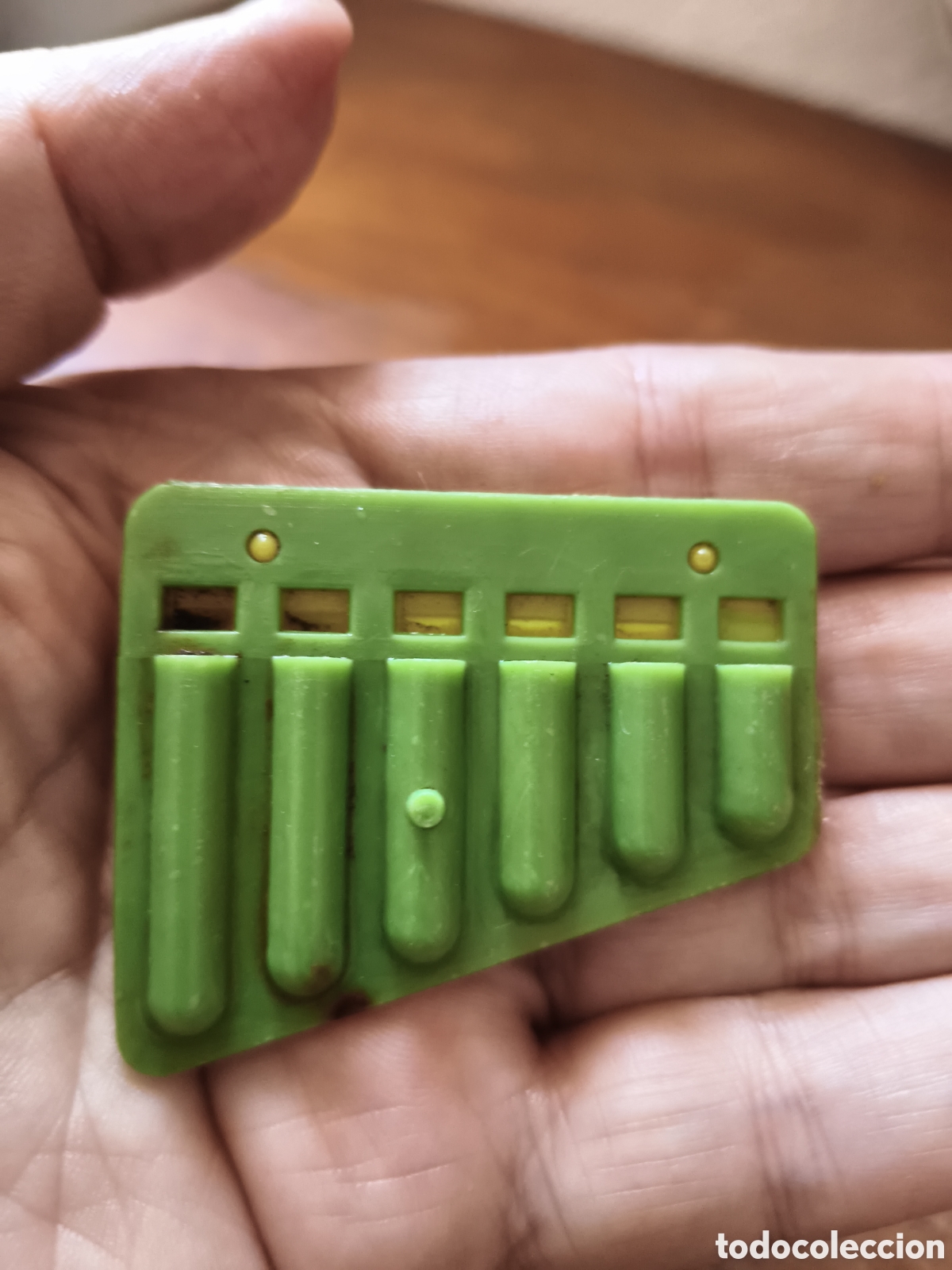 Antig&uuml;edades: Silbato de afilador en peque&ntilde;o miniatura