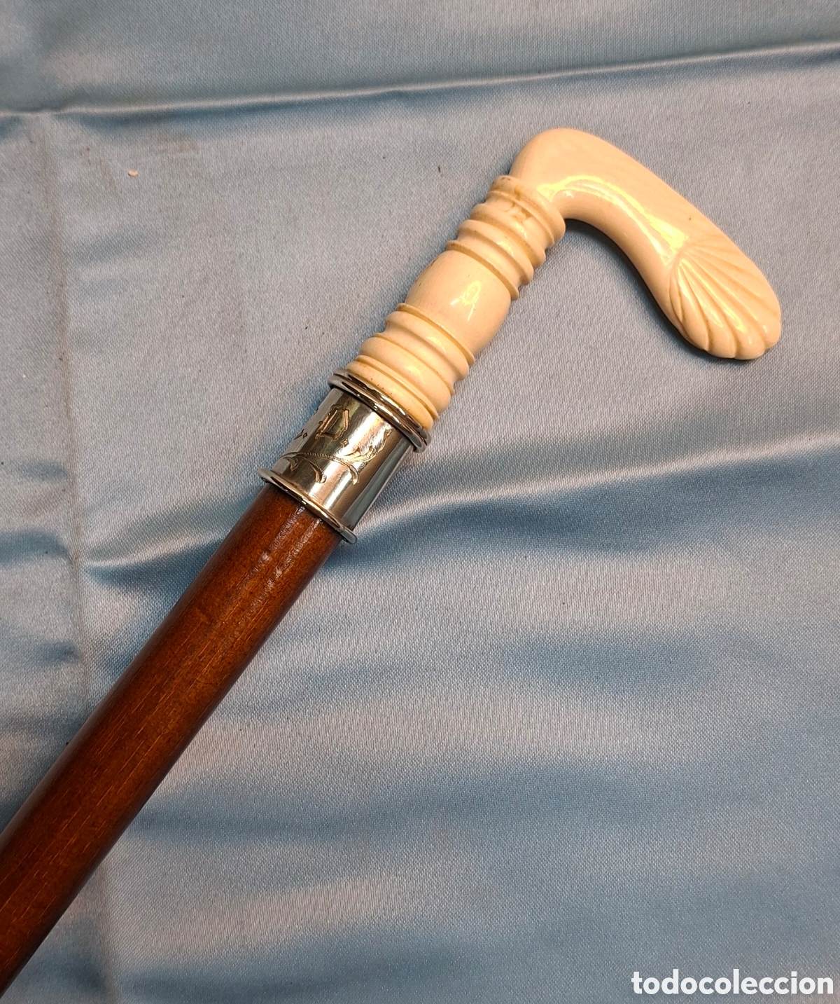 Antig&uuml;edades: Bast&oacute;n de madera, hueso y plata