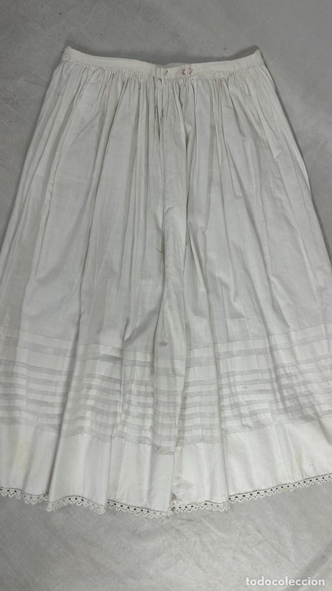 Antig&uuml;edades: Antiguas enaguas con lorzas