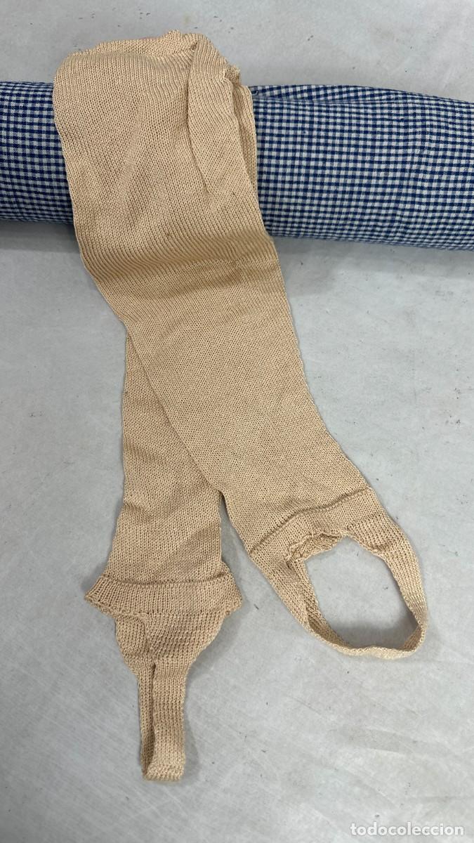 Antig&uuml;edades: Medias de estribo color crema