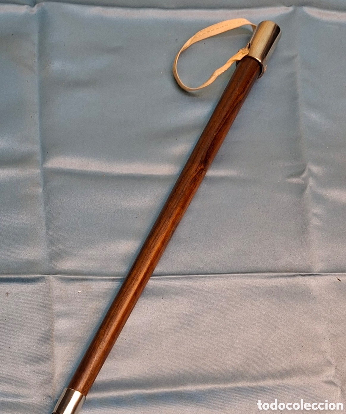 Antig&uuml;edades: Bast&oacute;n de montar madera y plata.