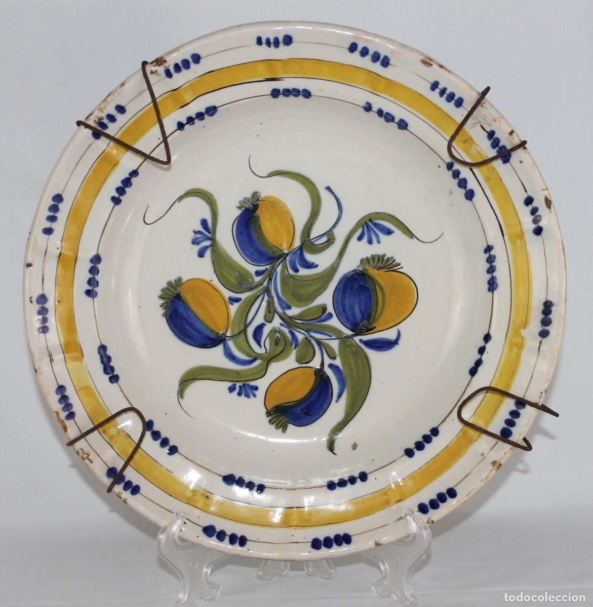 Antig&uuml;edades: Plato de Manises. Cer&aacute;mica valenciana. Firmado J.S. Siglo XIX