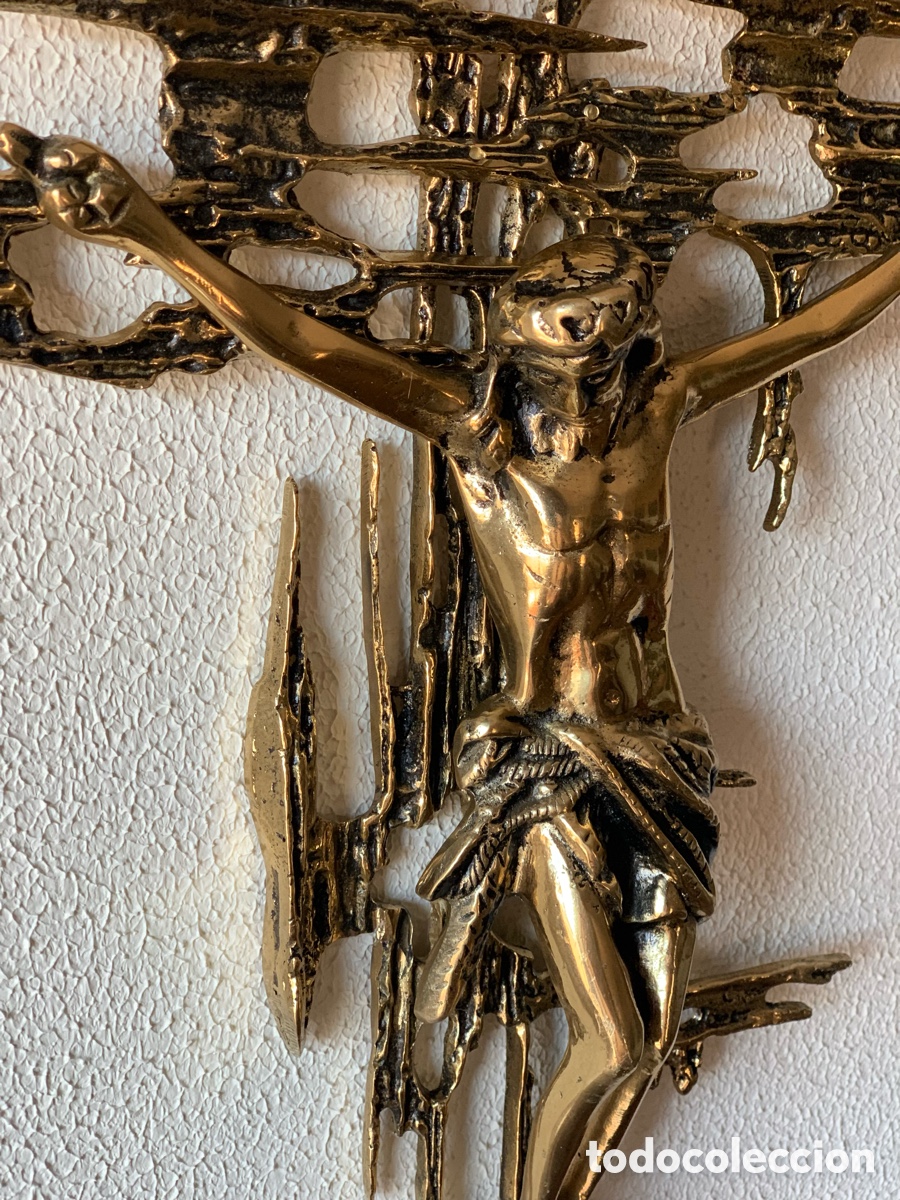 Antig&uuml;edades: Crucifijo de gran formato de bronce de pared 77 ctms grande