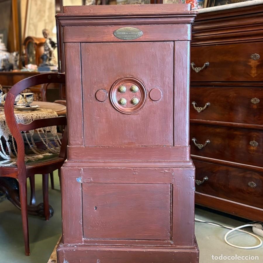 Antig&uuml;edades: Antigua Caja Fuerte Francesa