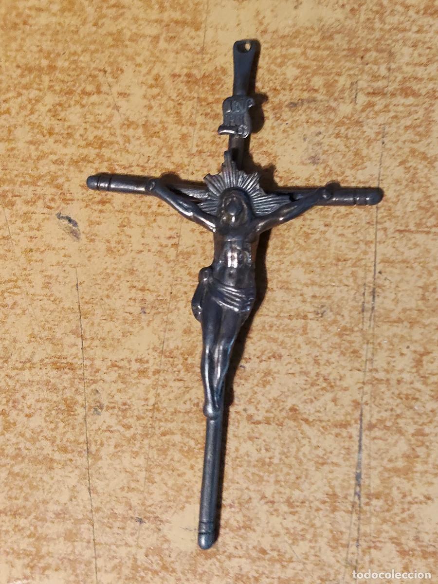 Antig&uuml;edades: Antiguo crucifijo seguramente en plata, siglo XIX, - Jesucristo, religioso. muy peque&ntilde;o - 5 cm