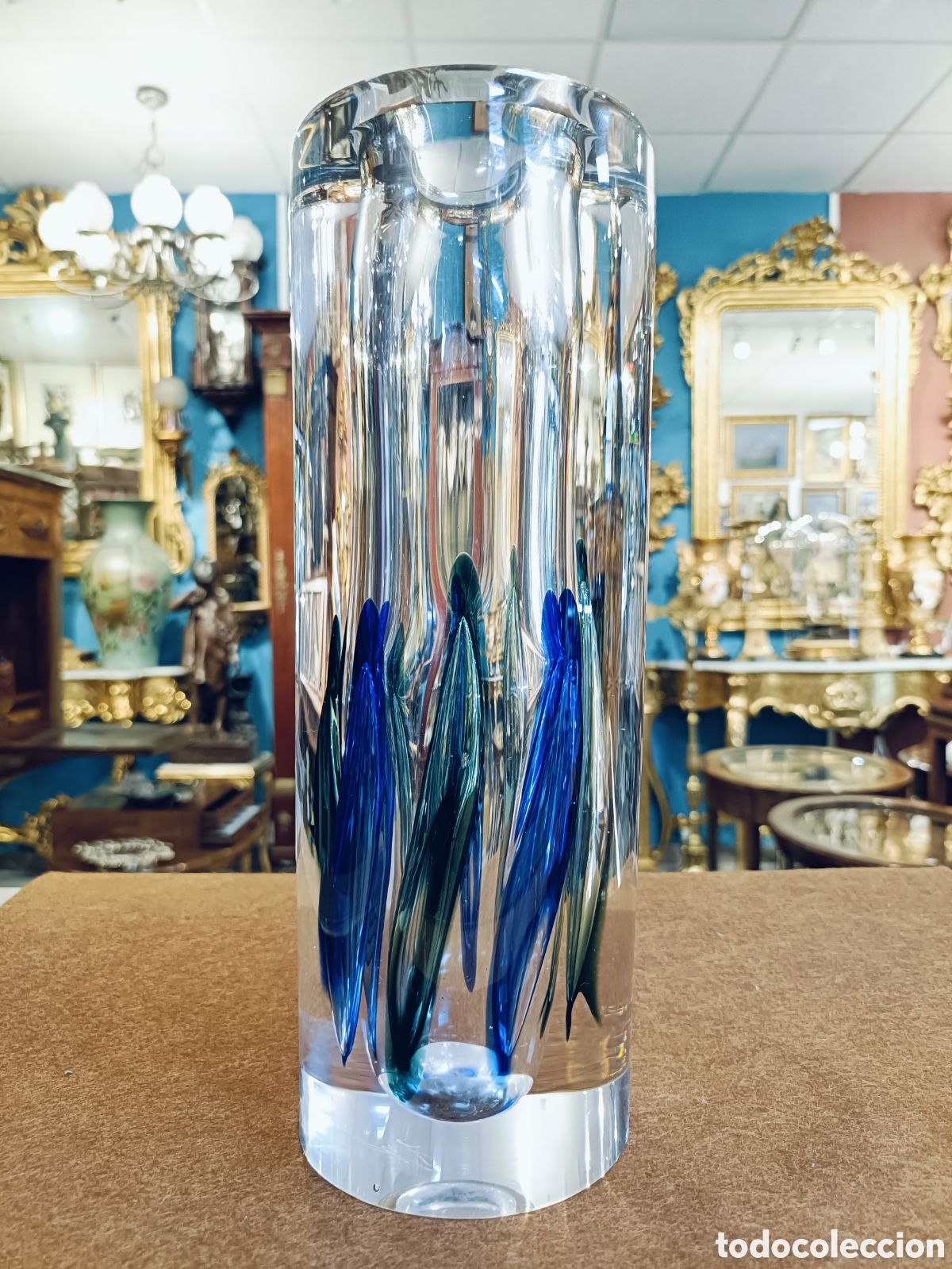 Antig&uuml;edades: ELEGANTE JARRON VINTAGE CRISTAL DE MURANO . FIRMADO . ALTO 25,5 CM.DIAMETRO 9,5 CM