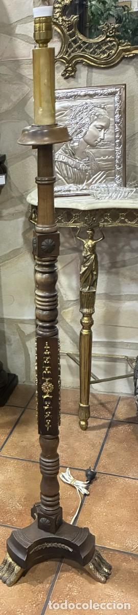 Antig&uuml;edades: L&Aacute;MPARA DE PIE MADERA BRONCES - Foto 1