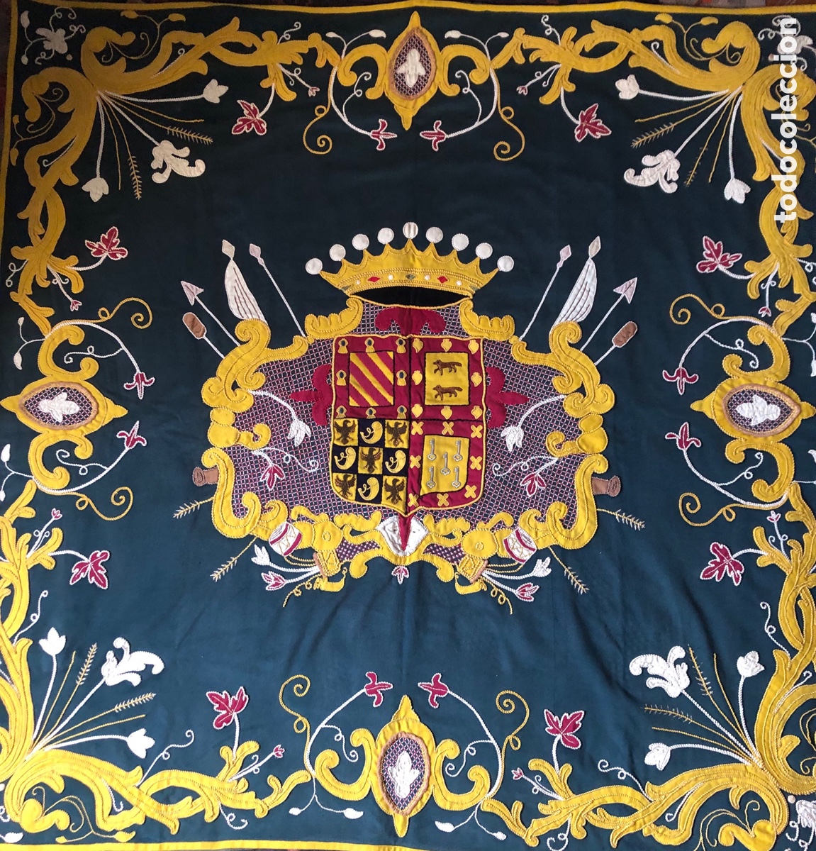 Antig&uuml;edades: Pareja magn&iacute;ficos reposteros bordados