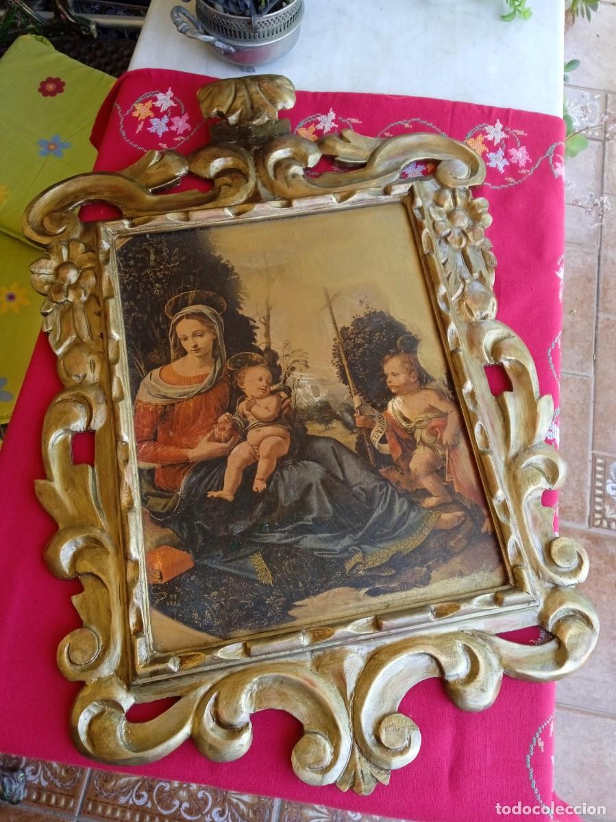 Antig&uuml;edades: Cuadro antiguo cornucopia de madera tallada y dorada con l&aacute;mina religiosa