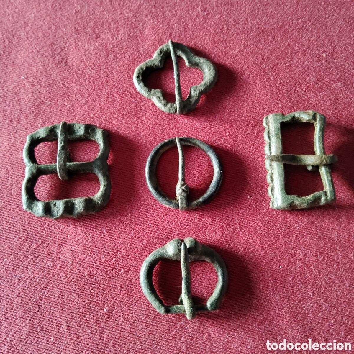 Antig&uuml;edades: CINCO ANTIGUAS HEBILLAS MEDIEVALES DE ALEACION DE COBRE