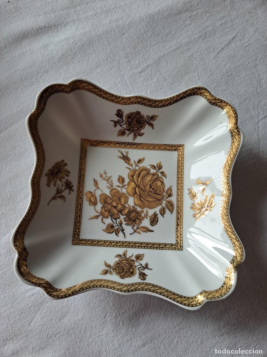Antig&uuml;edades: Precioso cuenco cuadrado de porcelana Limoges Harmony, decorado con flores en oro.