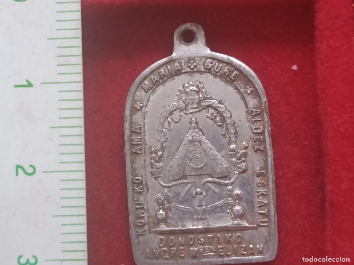 Antig&uuml;edades: San Sebasti&aacute;n. Medalla antigua en euskera. Virgen del Coro