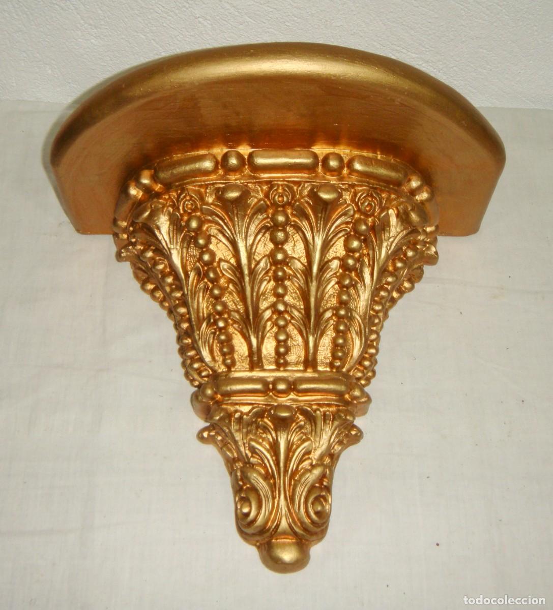 Antiques: M&eacute;nsula o peana dorada &middot; Estilo cl&aacute;sico