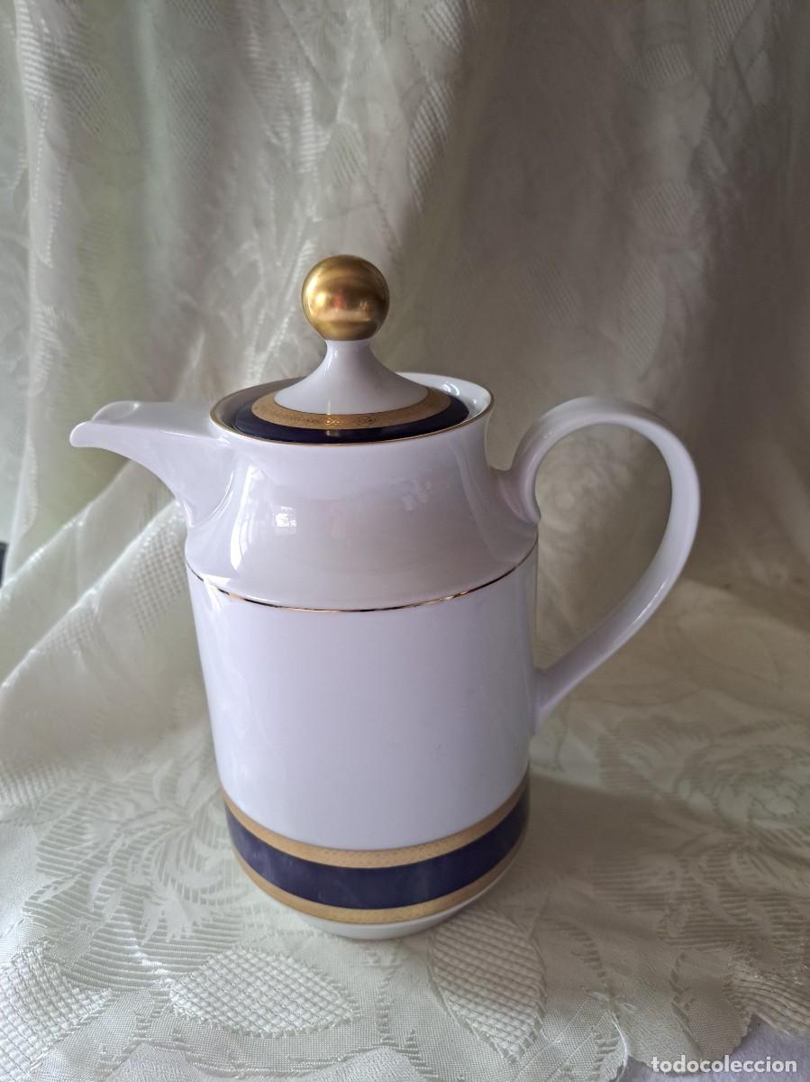 Antig&uuml;edades: Bonita cafetera de porcelana Wunsiedell Bavaria Gemany, cobalto y oro.