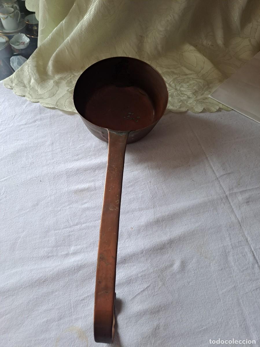Antig&uuml;edades: Antiguo Cazo de mango largo, de cobre.