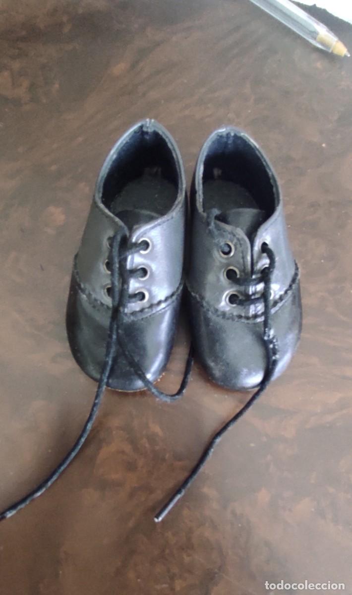 Antig&uuml;edades: LOTE DE 4 ZAPATITOS DE BEB&Eacute; - Foto 1