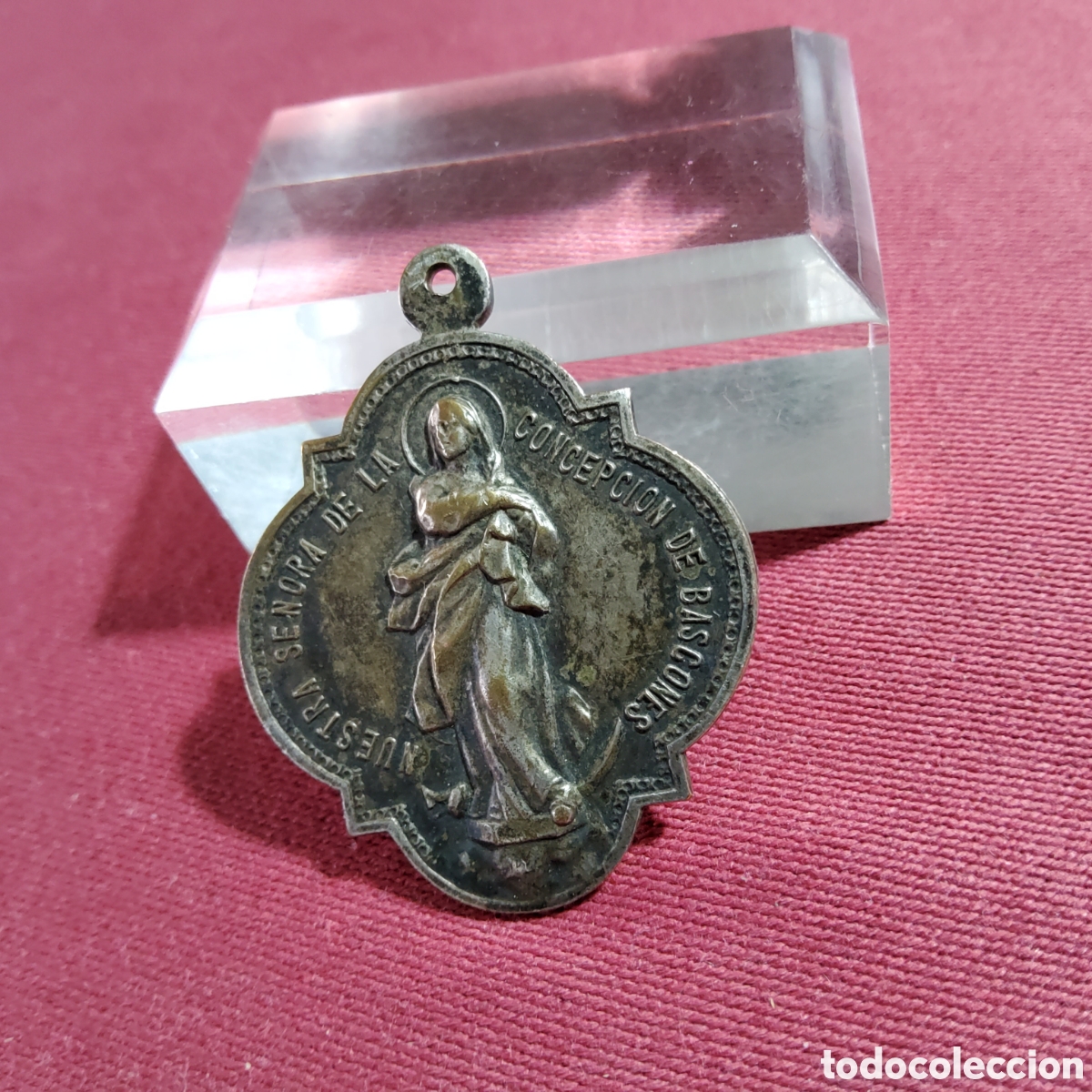 Antig&uuml;edades: ANTIGUA MEDALLA DE NUESTRA SE&Ntilde;ORA DE LA CONCEPCI&Oacute;N DE BASCONES, EN MAHAMUD, BURGOS