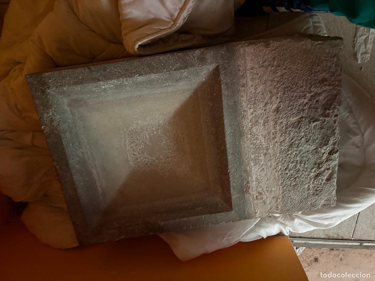 Antig&uuml;edades: pica bautismal de iglesia de girona a&ntilde;os 60