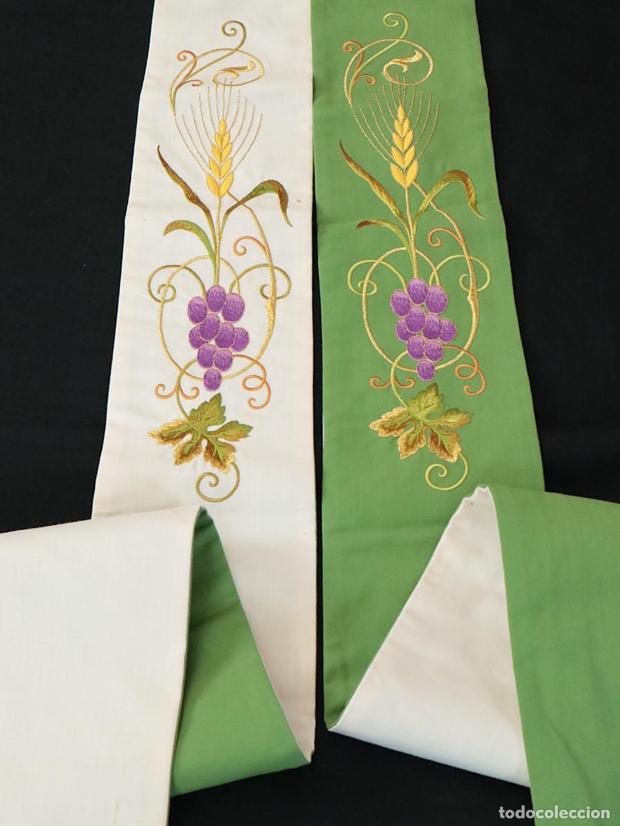 Antig&uuml;edades: Gran estola reversible confeccionada en seda bordada. Med. S. XX.