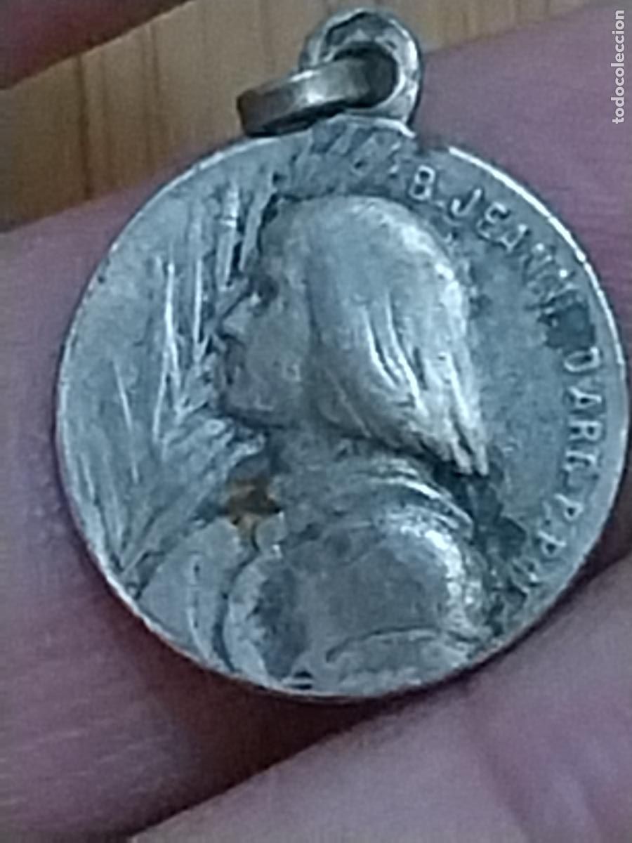 Antig&uuml;edades: JEANN D&acute;ARC JUANA DE ARCO VIRGEN CON NI&Ntilde;O MEDALLA 1.77CMS PRECIOSA P&Aacute;TINA