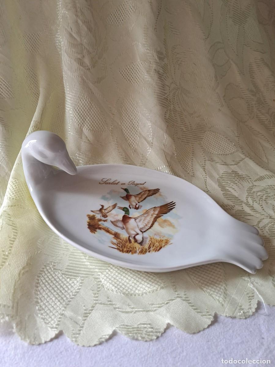 Antig&uuml;edades: Bonita bandeja forma de pato para pat&eacute; o foie, de porcelana Limoges.