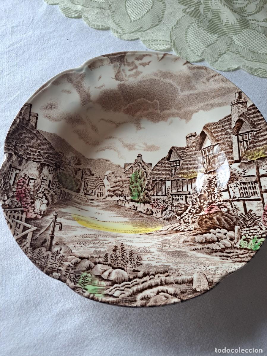 Antiques: Palto hondo de porcelana Old English country side Johnson Bros, multicolor