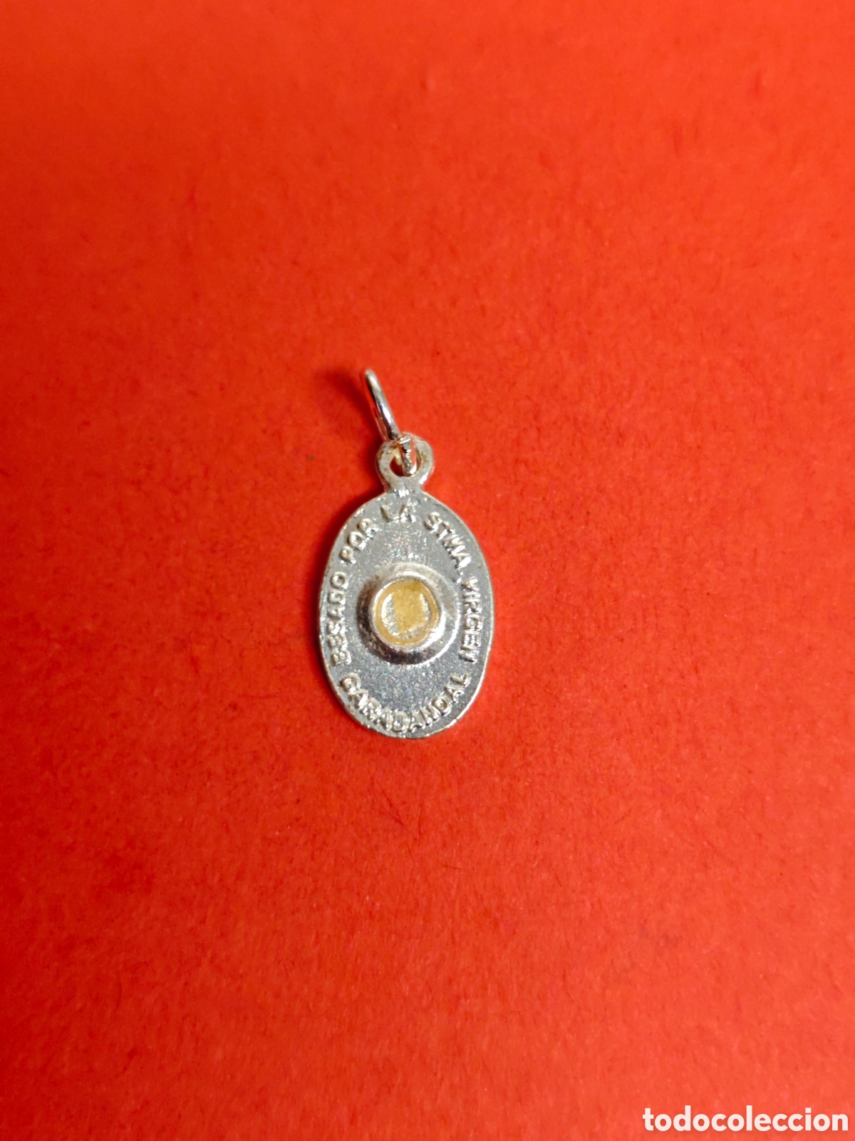 Antig&uuml;edades: MEDALLA RELICARIO CON TROZO DE MISAL BESADO POR LA SANT&Iacute;SIMA VIRGEN DE GARABANDAL
