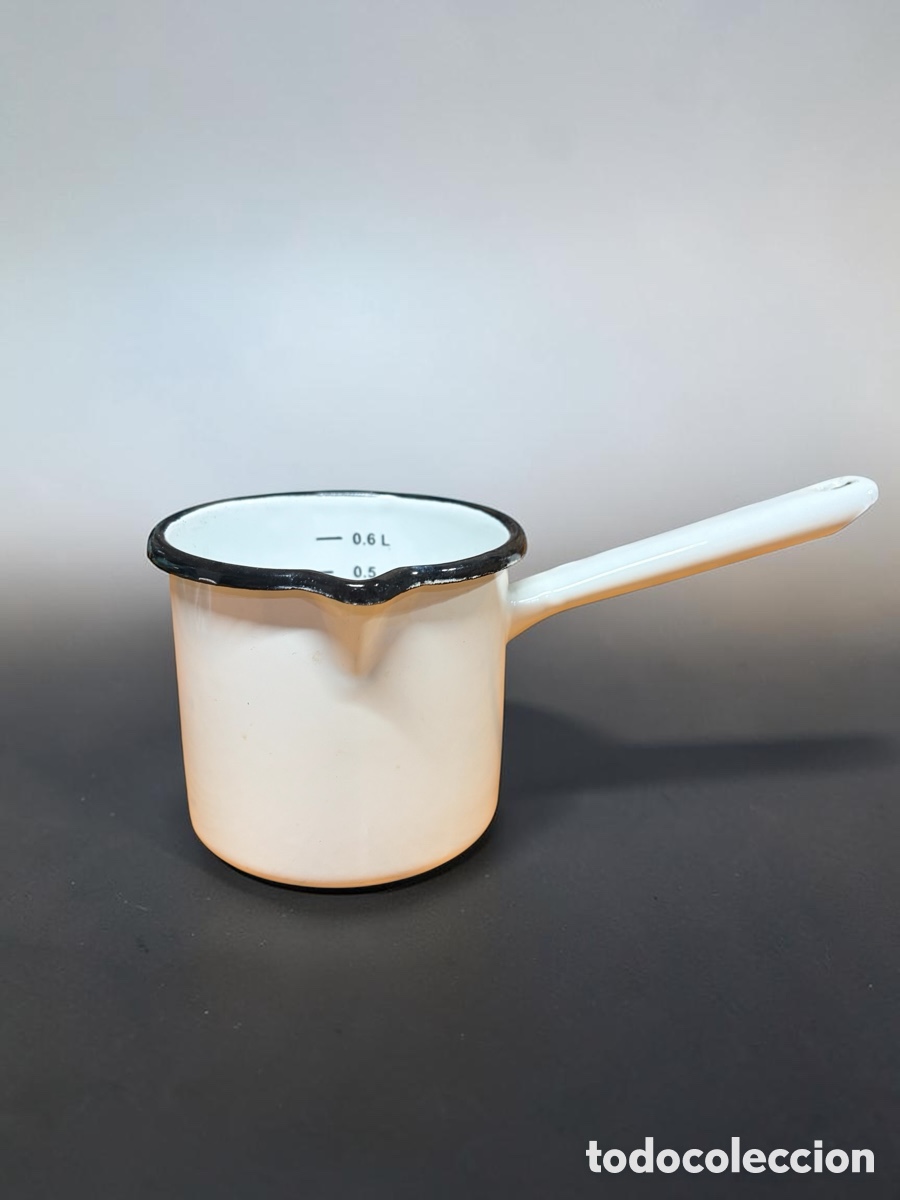 Antig&uuml;edades: Antiguo cazo de esmalte