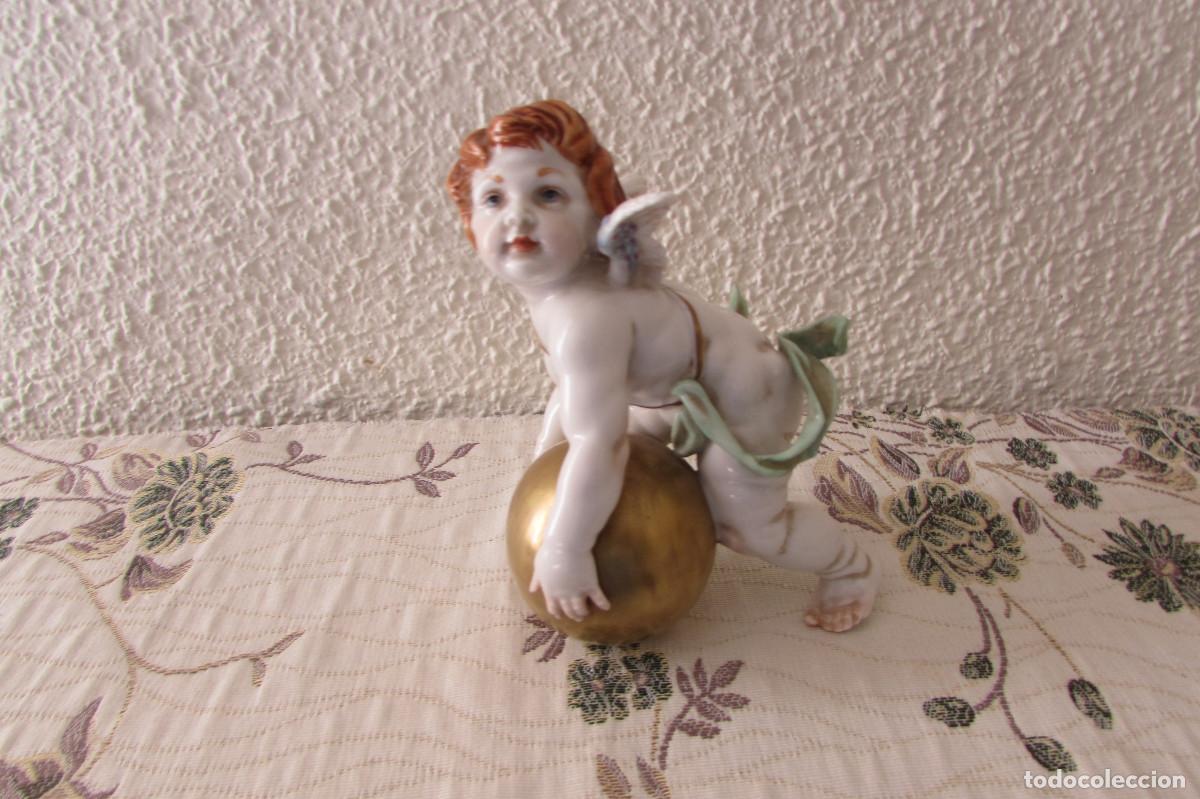 Antig&uuml;edades: Figura Angelito Bola dorada - Porcelana de Algora - Querub&iacute;n Decoraci&oacute;n-NUMERADA
